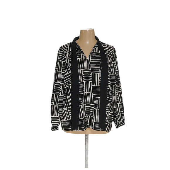 Eloquii Black and White Geometric Top - Picture 1 of 3